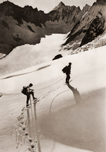信頼（アルジャンティエール氷河） [エドヴァール・フレンド, カメラ毎日 1956年7月号より]のサムネイル画像