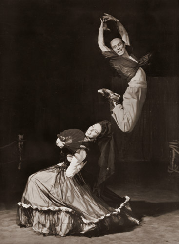 オペラ・カルメンの踊り場 [エドワルド・レンナー, カメラ毎日 1956年7月号より] パブリックドメイン画像 