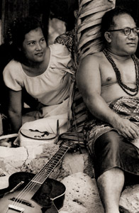 カナカ族の家族 [真継不二夫, アサヒカメラ 1954年2月号より]のサムネイル画像