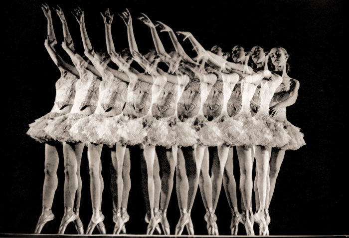 バレエの踊り子 [ラルフ・バーソロミュー, アサヒカメラ 1954年2月号より] パブリックドメイン画像 