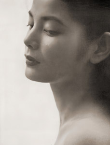 女性 [秋山庄太郎, アサヒカメラ 1954年2月号より]のサムネイル画像