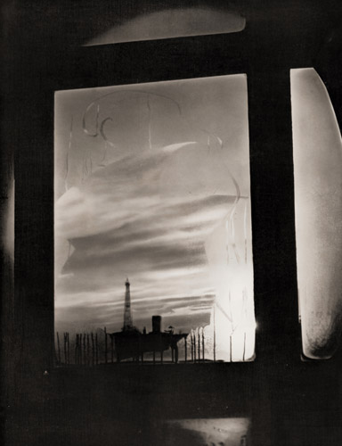 オペラ座へ行く途中の車窓から [イジス, アサヒカメラ 1954年2月号より] パブリックドメイン画像 