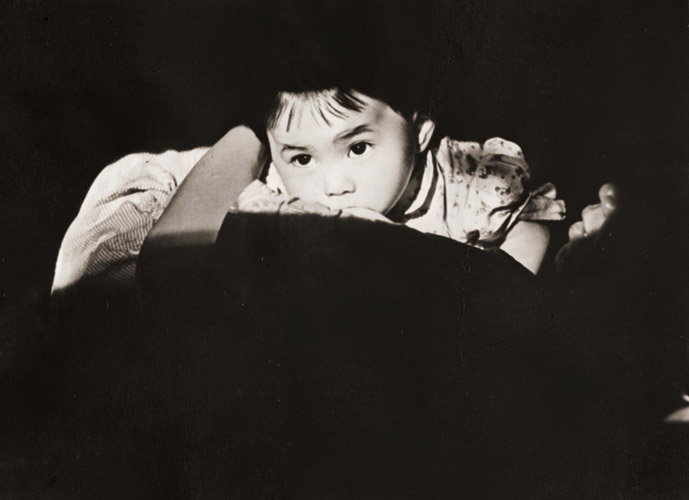 瞳 [巌麻左, ARS CAMERA 1954年12月号より] パブリックドメイン画像 