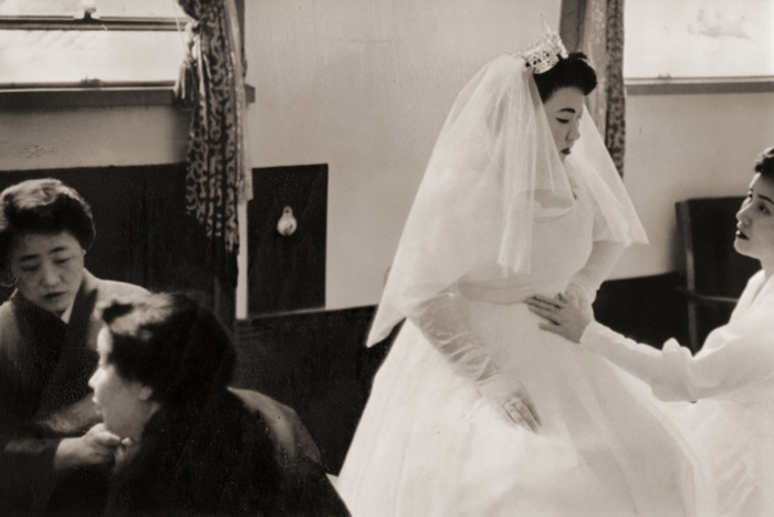 控室の花嫁 #2 [新居義久, ARS CAMERA 1954年12月号より] パブリックドメイン画像 