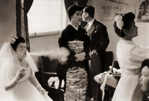 Bride in Waiting Room #1 [Yoshihisa Nii,  from ARS CAMERA December 1954] Thumbnail Images
