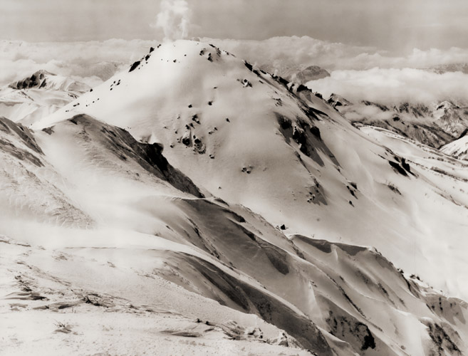 火打山より焼山を望む [ARS CAMERA 1954年12月号より] パブリックドメイン画像 