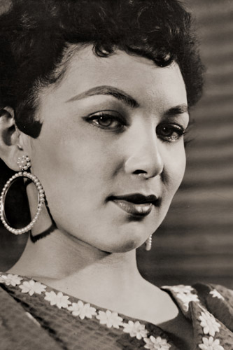 Miss Helen [Fujio Matsugi,  from ARS CAMERA December 1954]