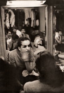 楽屋の鏡 [三堀家義, ARS CAMERA 1954年12月号より]のサムネイル画像