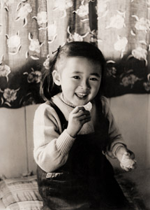 私のココチャン （おみかんよ） [大束元, ARS CAMERA 1954年12月号より]のサムネイル画像