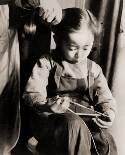 Hairdressing [Gen Otsuka,  from ARS CAMERA December 1954]