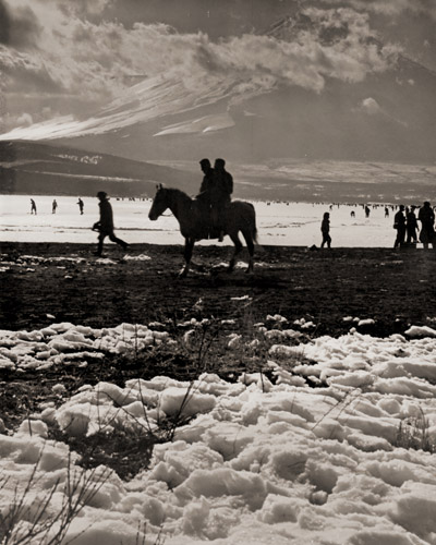山中湖風景 [次広勝, アサヒカメラ 1956年4月号より] パブリックドメイン画像 