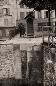 運河付近にて [木村伊兵衛, アサヒカメラ 1956年4月号より]のサムネイル画像