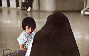 混血児と尼 [村上照吉, 日本カメラ 1956年2月号より]のサムネイル画像