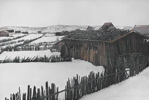 部落 [浜谷浩, 日本カメラ 1956年2月号より]のサムネイル画像